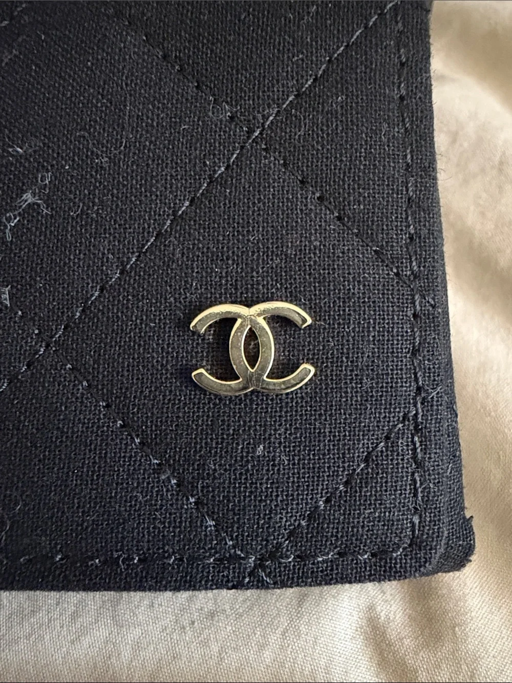 Chanel sunglasses Case with box and cleaning cloth